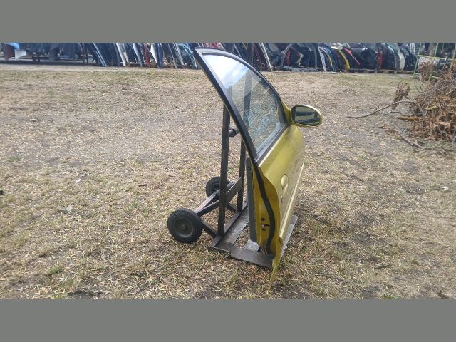 bontott KIA RIO Jobb első Ajtó (Részeivel)