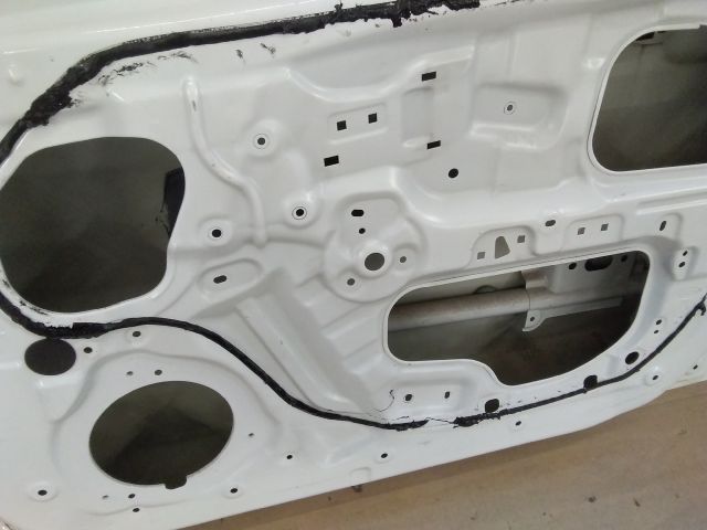 bontott KIA RIO Jobb első Ajtó (Üres lemez)