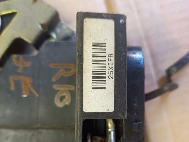 bontott KIA RIO Jobb első Központizár Motor