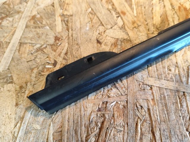 bontott KIA RIO Jobb első Vízlehúzó Gumicsík