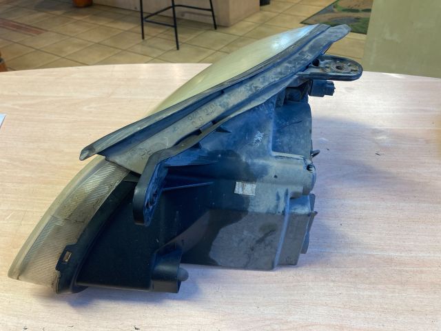 bontott KIA RIO Jobb Fényszóró