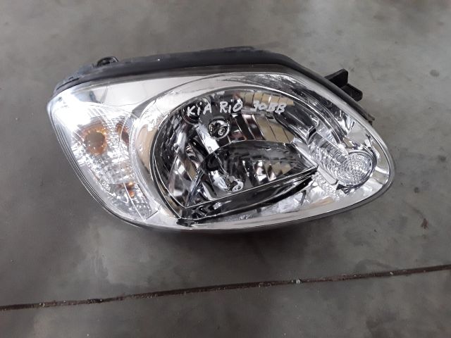 bontott KIA RIO Jobb Fényszóró