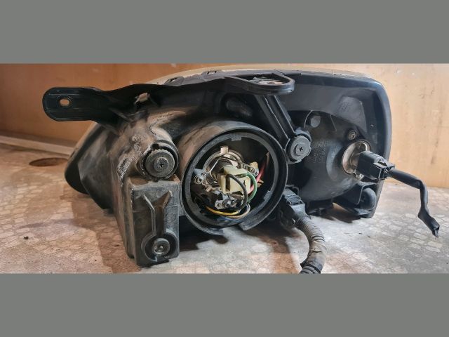 bontott KIA RIO Jobb Fényszóró