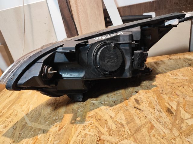 bontott KIA RIO Jobb Fényszóró