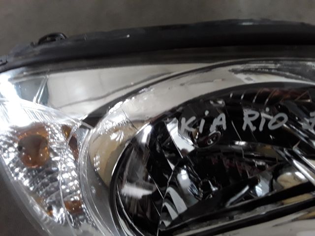 bontott KIA RIO Jobb Fényszóró