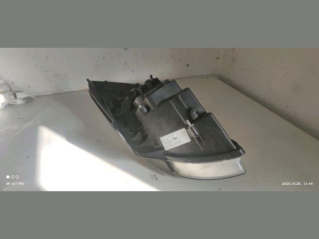 bontott KIA RIO Jobb Fényszóró