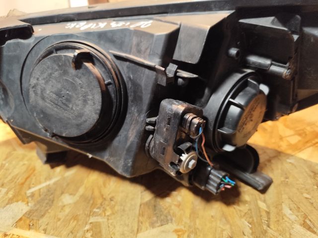 bontott KIA RIO Jobb Fényszóró