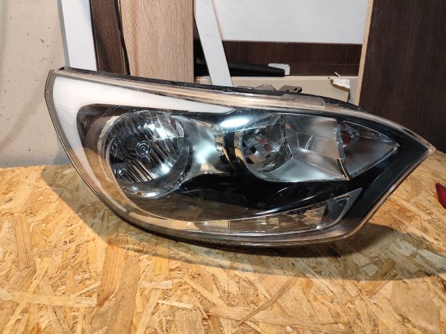 bontott KIA RIO Jobb Fényszóró
