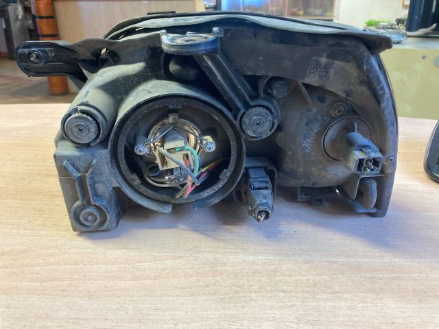 bontott KIA RIO Jobb Fényszóró