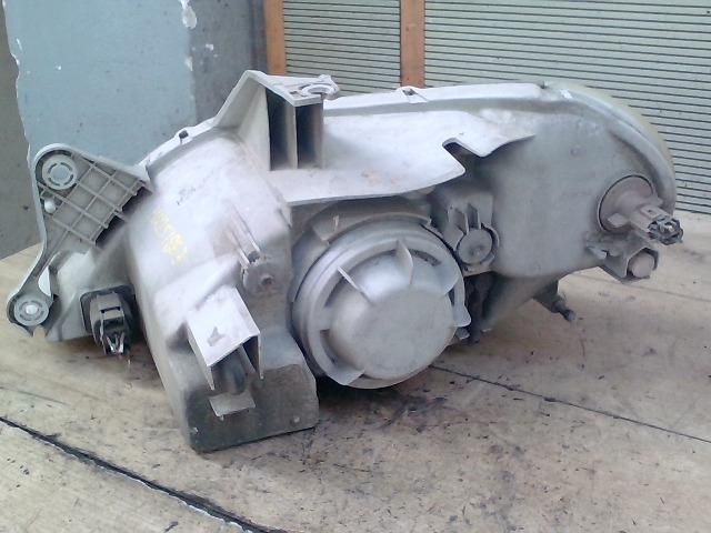 bontott KIA RIO Jobb Fényszóró