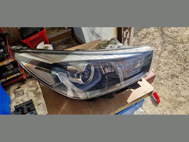 bontott KIA RIO Jobb Fényszóró