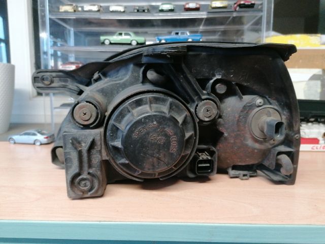 bontott KIA RIO Jobb Fényszóró