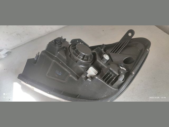 bontott KIA RIO Jobb Fényszóró