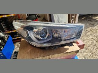 bontott KIA RIO Jobb Fényszóró