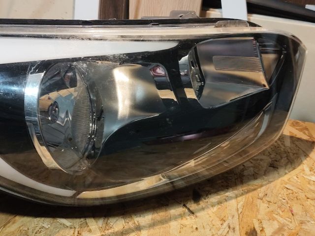 bontott KIA RIO Jobb Fényszóró