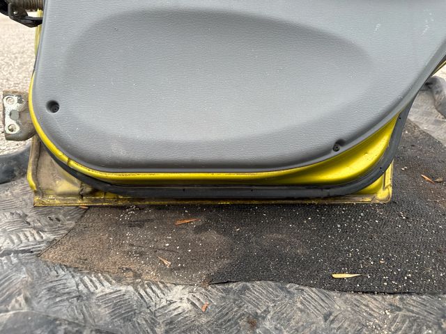 bontott KIA RIO Jobb hátsó Ajtó (Részeivel)