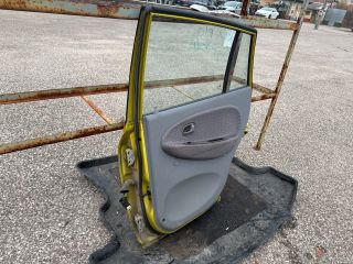 bontott KIA RIO Jobb hátsó Ajtó (Részeivel)