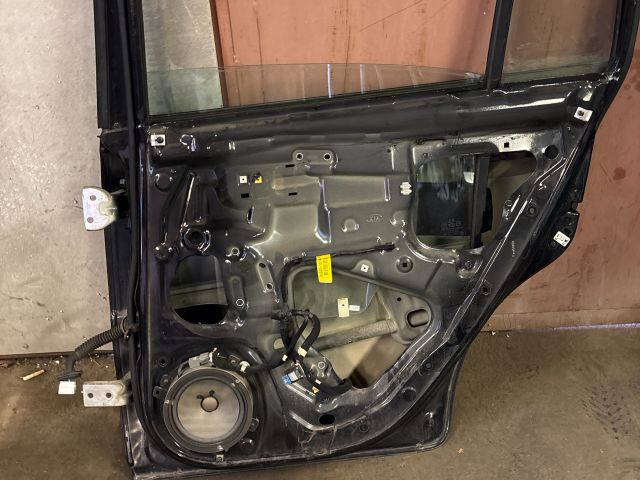 bontott KIA RIO Jobb hátsó Ajtó (Üres lemez)