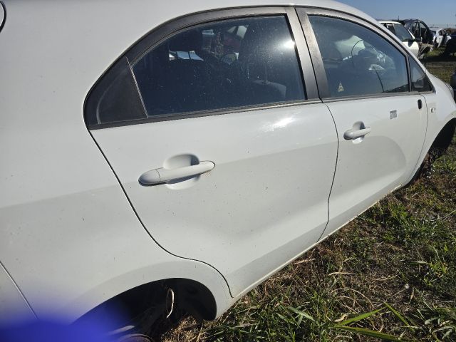 bontott KIA RIO Jobb hátsó Ajtó (Üres lemez)