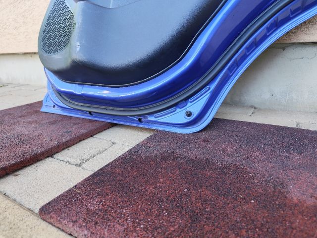 bontott KIA RIO Jobb hátsó Ajtó (Üres lemez)