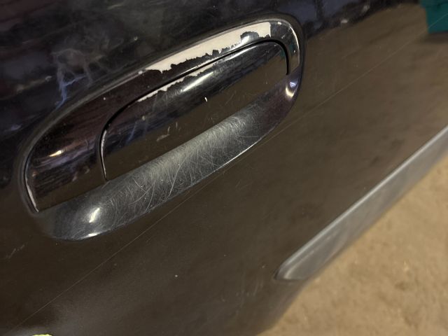 bontott KIA RIO Jobb hátsó Ajtó (Üres lemez)