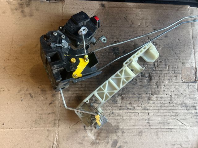 bontott KIA RIO Jobb hátsó Ajtózár