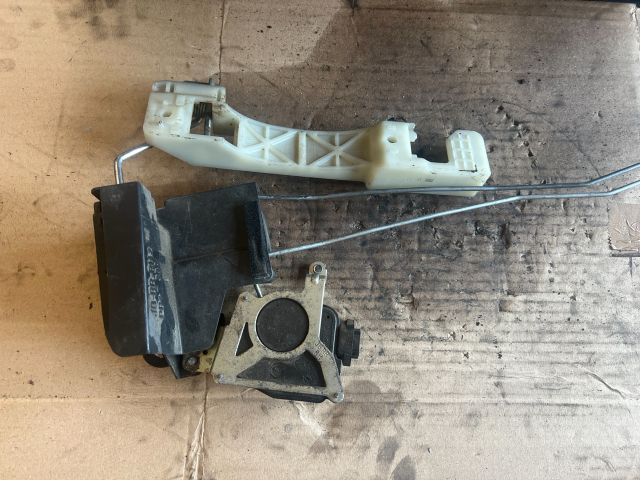 bontott KIA RIO Jobb hátsó Ajtózár