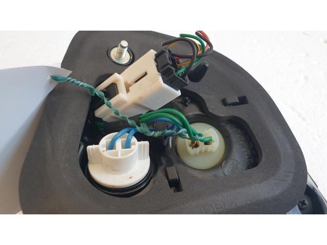 bontott KIA RIO Jobb Hátsó Lámpa