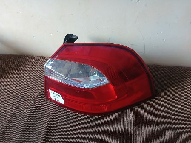 bontott KIA RIO Jobb Hátsó Lámpa