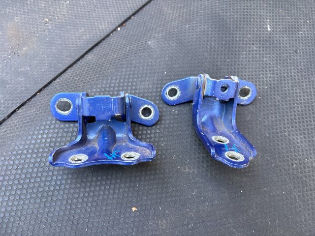 bontott KIA RIO Jobb hátsó Zsanér