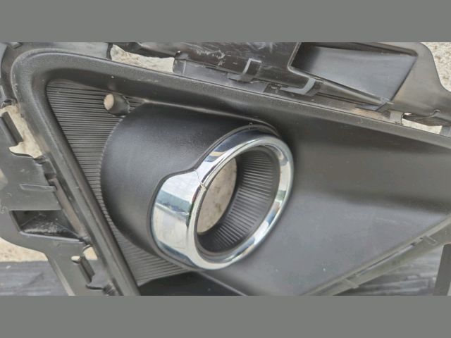 bontott KIA RIO Jobb Ködlámpa Rács