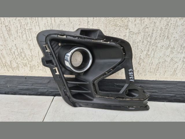 bontott KIA RIO Jobb Ködlámpa Rács