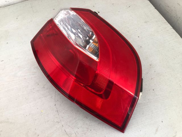 bontott KIA RIO Jobb Külső Hátsó Lámpa