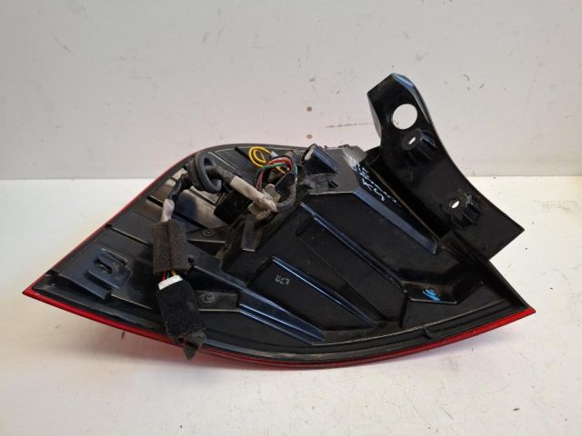 bontott KIA RIO Jobb Külső Hátsó Lámpa