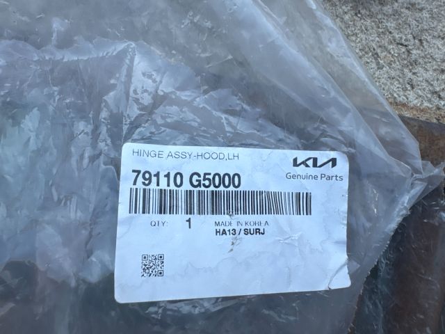 bontott KIA RIO Motorháztető Jobb Zsanér