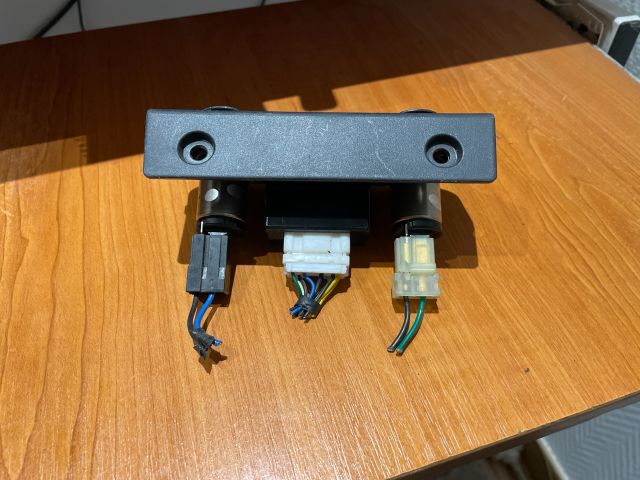 bontott KIA RIO USB Aljzat