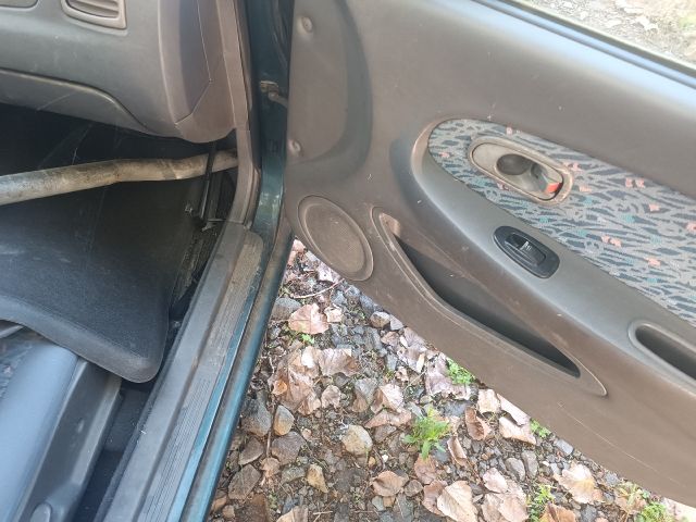 bontott KIA SEPHIA Jobb első Csonkállvány Kerékaggyal