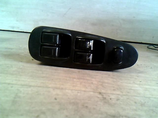 bontott KIA SEPHIA Bal első Ablakemelő Kapcsoló