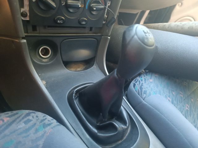 bontott KIA SEPHIA Bal első Zsanér