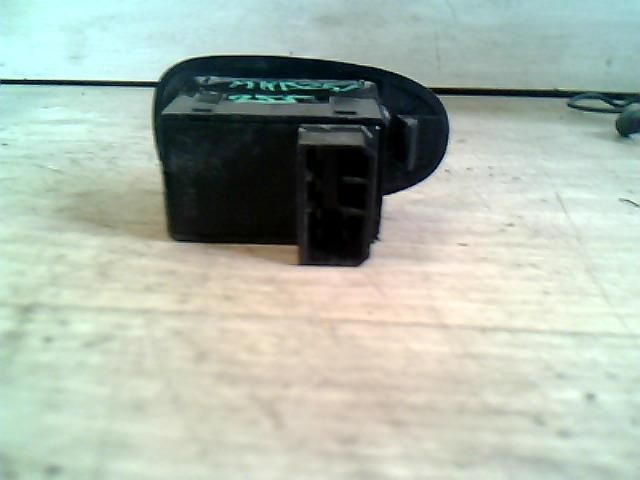 bontott KIA SEPHIA Bal hátsó Ablakemelő Kapcsoló