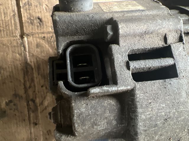 bontott KIA SHUMA Generátor