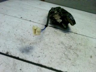 bontott KIA SHUMA Bal hátsó Ajtózár