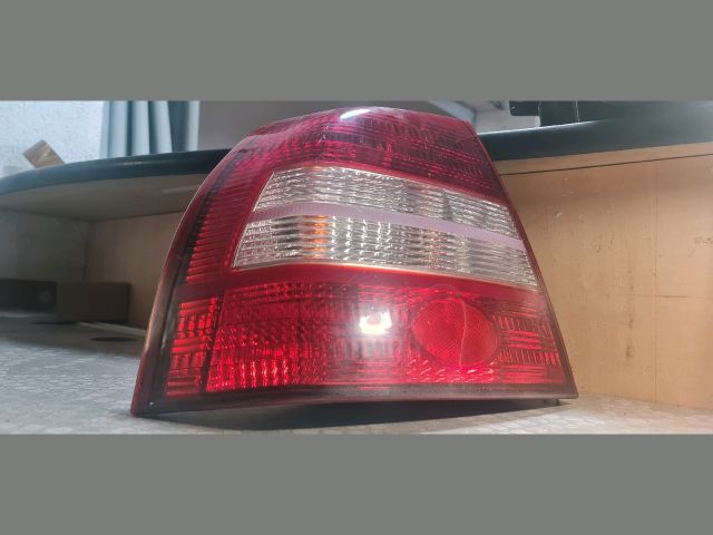 bontott KIA SHUMA Bal Hátsó Lámpa