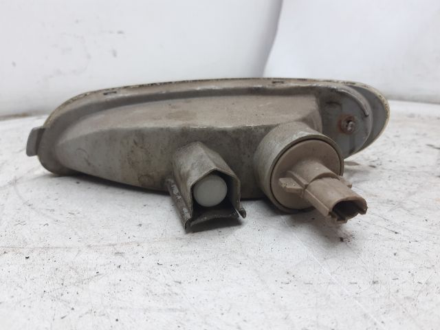 bontott KIA SHUMA Jobb első Irányjelző