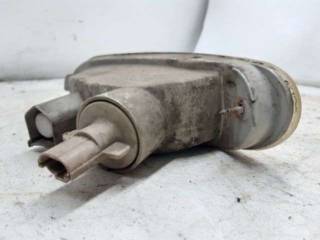 bontott KIA SHUMA Jobb első Irányjelző