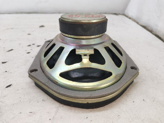 bontott KIA SHUMA Jobb hátsó Hangszóró