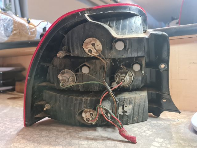 bontott KIA SHUMA Jobb Hátsó Lámpa