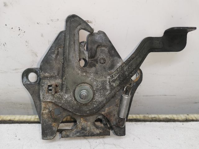 bontott KIA SHUMA Motorháztető Zárszerkezet