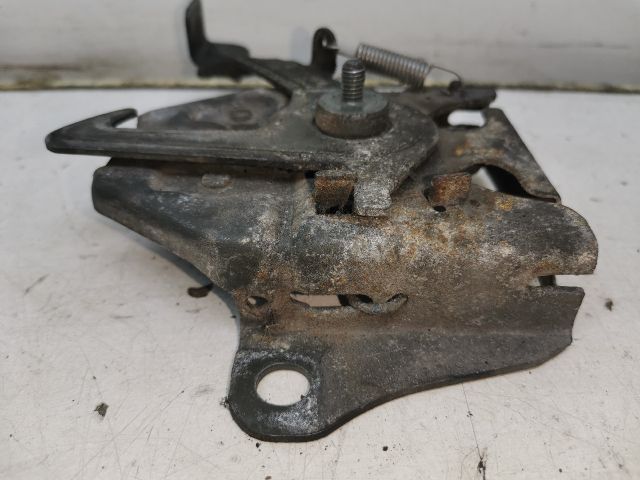 bontott KIA SHUMA Motorháztető Zárszerkezet