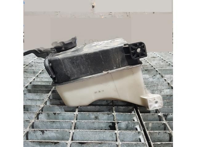 bontott KIA SORENTO Kiegyenlítő Tartály